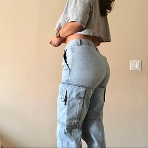 RARE HIGHWAISTED CARGO JEANS